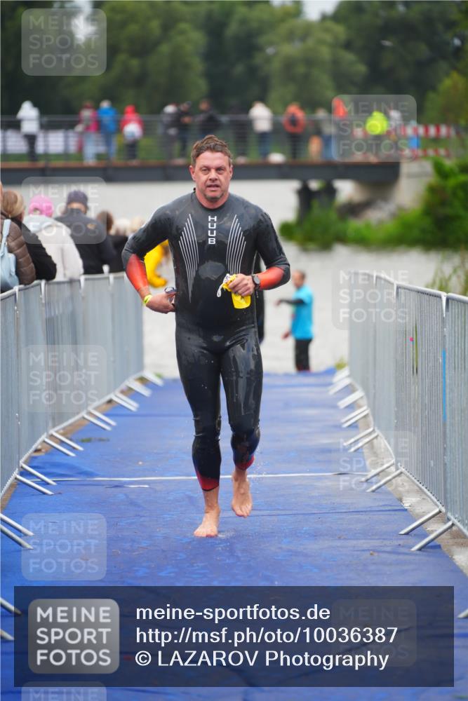 30.08.2026 - Elbe Triathlon Hamburg LAZAROV Photography http://msf.ph/oto/10036387 30.08.2026 09:08:21 Schwimmen 553, 572, 674 meine-sportfotos.de
