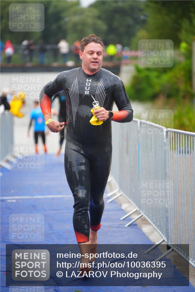 30.08.2026 - Elbe Triathlon Hamburg LAZAROV Photography http://msf.ph/oto/10036395 30.08.2026 09:08:22 Schwimmen 553, 572, 674 meine-sportfotos.de