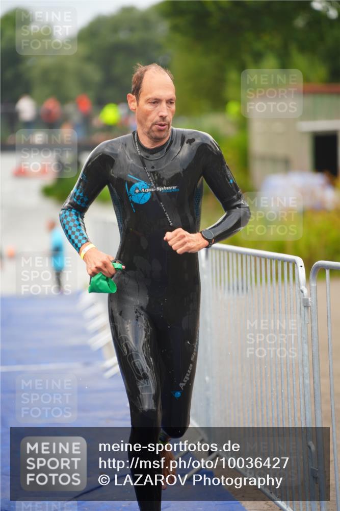 30.08.2026 - Elbe Triathlon Hamburg LAZAROV Photography http://msf.ph/oto/10036427 30.08.2026 09:08:27 Schwimmen 674, 724 meine-sportfotos.de