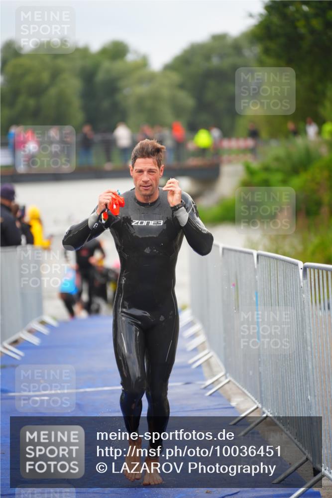 30.08.2026 - Elbe Triathlon Hamburg LAZAROV Photography http://msf.ph/oto/10036451 30.08.2026 09:08:59 Schwimmen 676, 782 meine-sportfotos.de