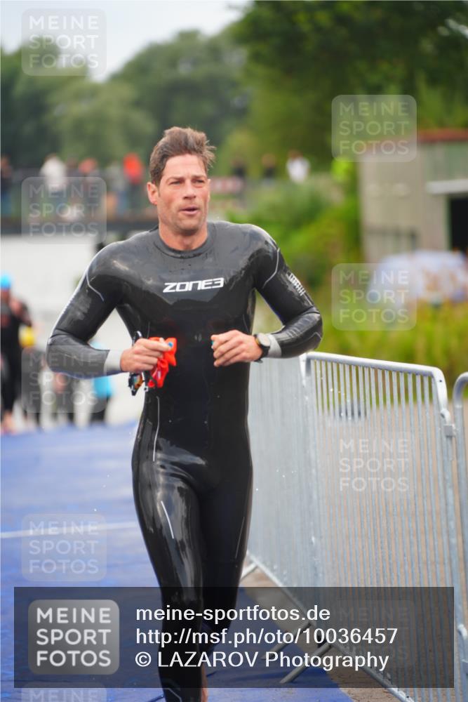 30.08.2026 - Elbe Triathlon Hamburg LAZAROV Photography http://msf.ph/oto/10036457 30.08.2026 09:08:59 Schwimmen 676, 782 meine-sportfotos.de