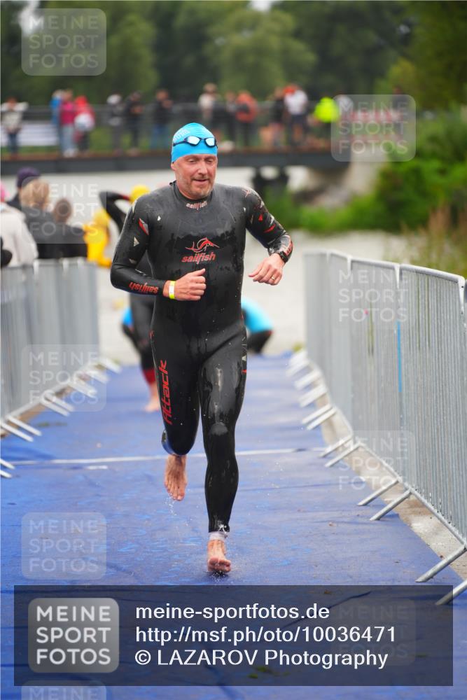 30.08.2026 - Elbe Triathlon Hamburg LAZAROV Photography http://msf.ph/oto/10036471 30.08.2026 09:09:06 Schwimmen 676, 698, 741, 746, 782 meine-sportfotos.de