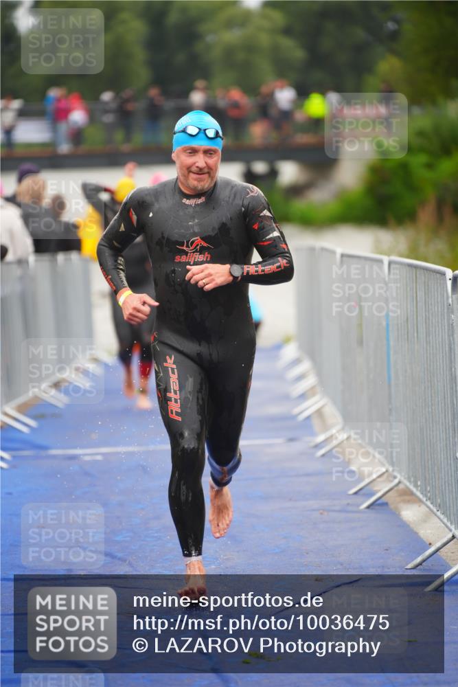 30.08.2026 - Elbe Triathlon Hamburg LAZAROV Photography http://msf.ph/oto/10036475 30.08.2026 09:09:07 Schwimmen 676, 698, 741, 746 meine-sportfotos.de