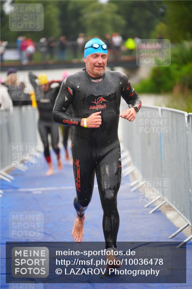 30.08.2026 - Elbe Triathlon Hamburg LAZAROV Photography http://msf.ph/oto/10036478 30.08.2026 09:09:07 Schwimmen 676, 698, 741, 746 meine-sportfotos.de