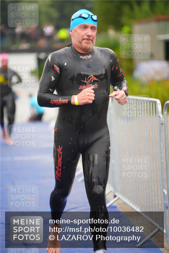 30.08.2026 - Elbe Triathlon Hamburg LAZAROV Photography http://msf.ph/oto/10036482 30.08.2026 09:09:08 Schwimmen 676, 698, 741, 746 meine-sportfotos.de