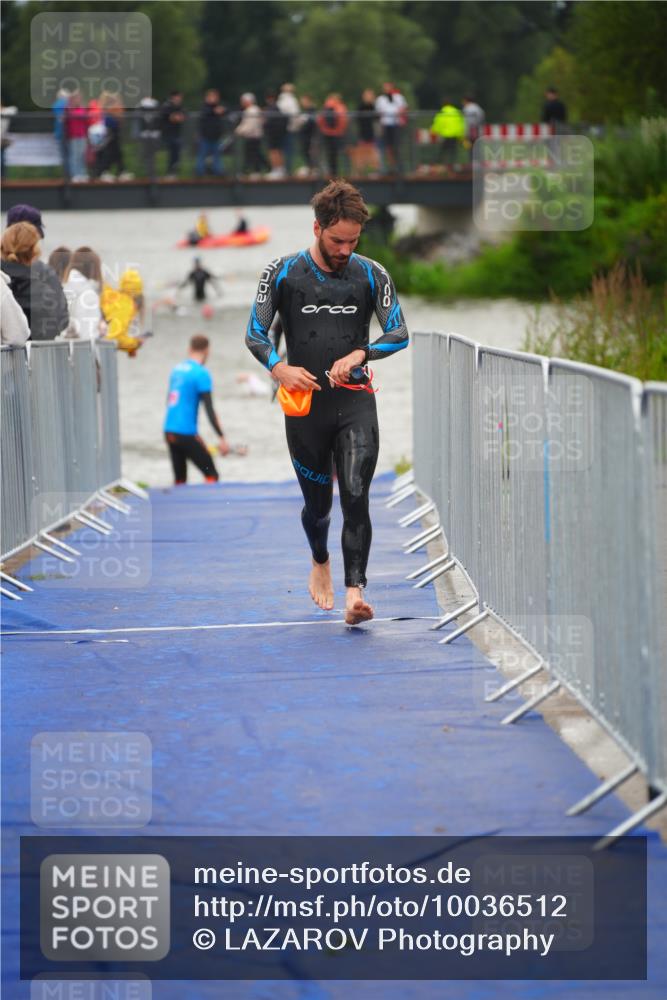30.08.2026 - Elbe Triathlon Hamburg LAZAROV Photography http://msf.ph/oto/10036512 30.08.2026 09:09:15 Schwimmen 676, 698, 703, 741, 746 meine-sportfotos.de
