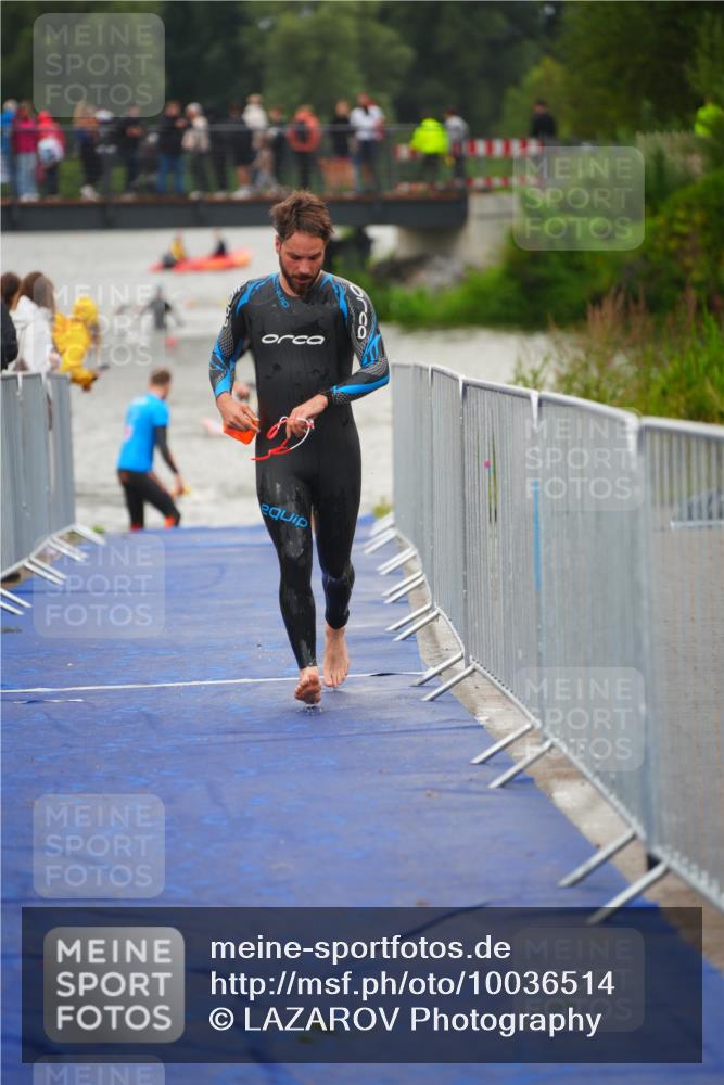 30.08.2026 - Elbe Triathlon Hamburg LAZAROV Photography http://msf.ph/oto/10036514 30.08.2026 09:09:16 Schwimmen 698, 703, 741, 746 meine-sportfotos.de