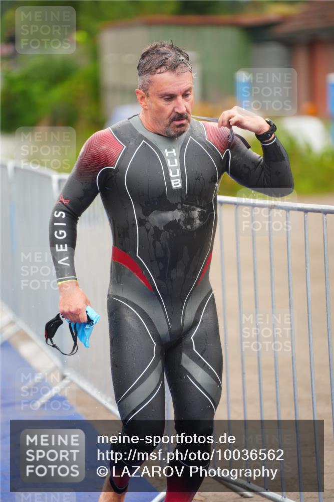 30.08.2026 - Elbe Triathlon Hamburg LAZAROV Photography http://msf.ph/oto/10036562 30.08.2026 09:09:24 Schwimmen 698, 703, 731, 746 meine-sportfotos.de