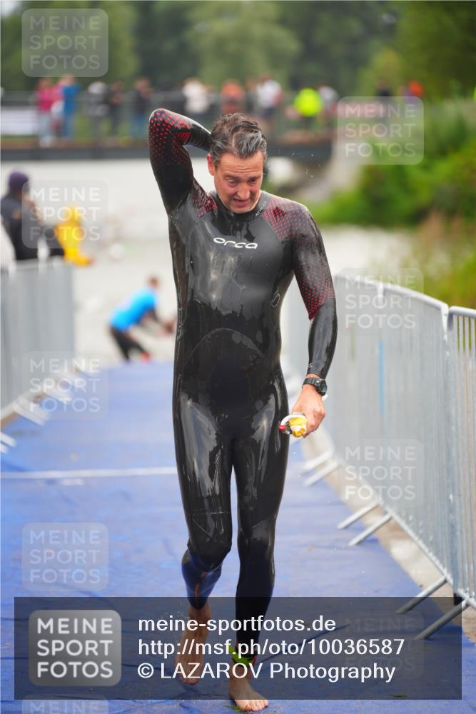 30.08.2026 - Elbe Triathlon Hamburg LAZAROV Photography http://msf.ph/oto/10036587 30.08.2026 09:09:35 Schwimmen 728, 731 meine-sportfotos.de
