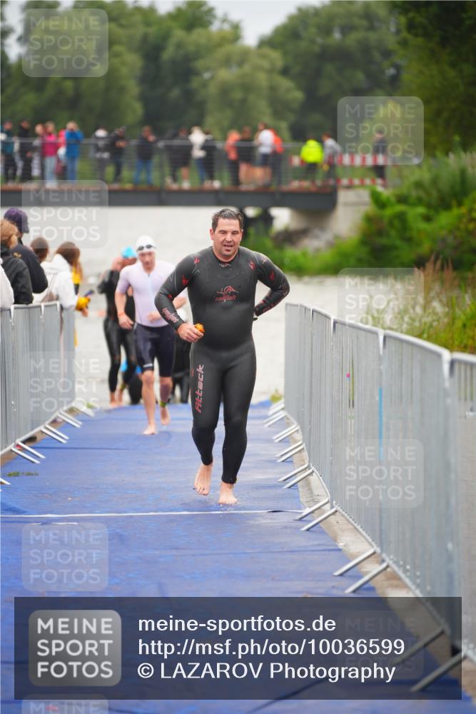 30.08.2026 - Elbe Triathlon Hamburg LAZAROV Photography http://msf.ph/oto/10036599 30.08.2026 09:09:46 Schwimmen 672, 728, 751 meine-sportfotos.de