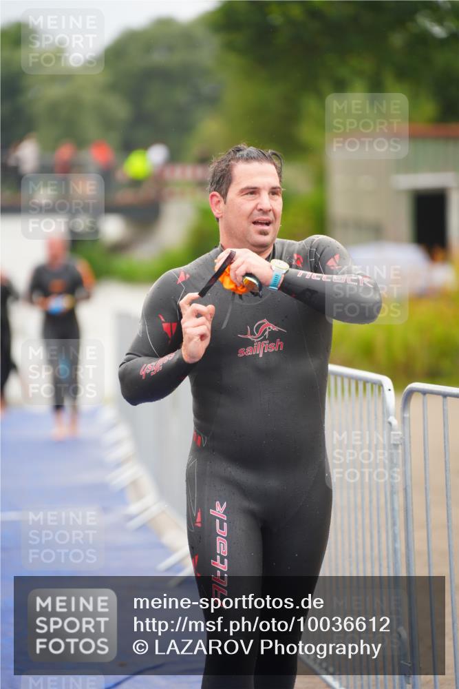 30.08.2026 - Elbe Triathlon Hamburg LAZAROV Photography http://msf.ph/oto/10036612 30.08.2026 09:09:50 Schwimmen 672, 750, 751 meine-sportfotos.de