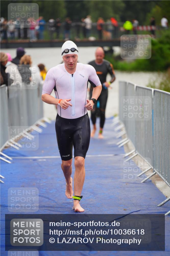 30.08.2026 - Elbe Triathlon Hamburg LAZAROV Photography http://msf.ph/oto/10036618 30.08.2026 09:09:52 Schwimmen 672, 750, 751, 774 meine-sportfotos.de