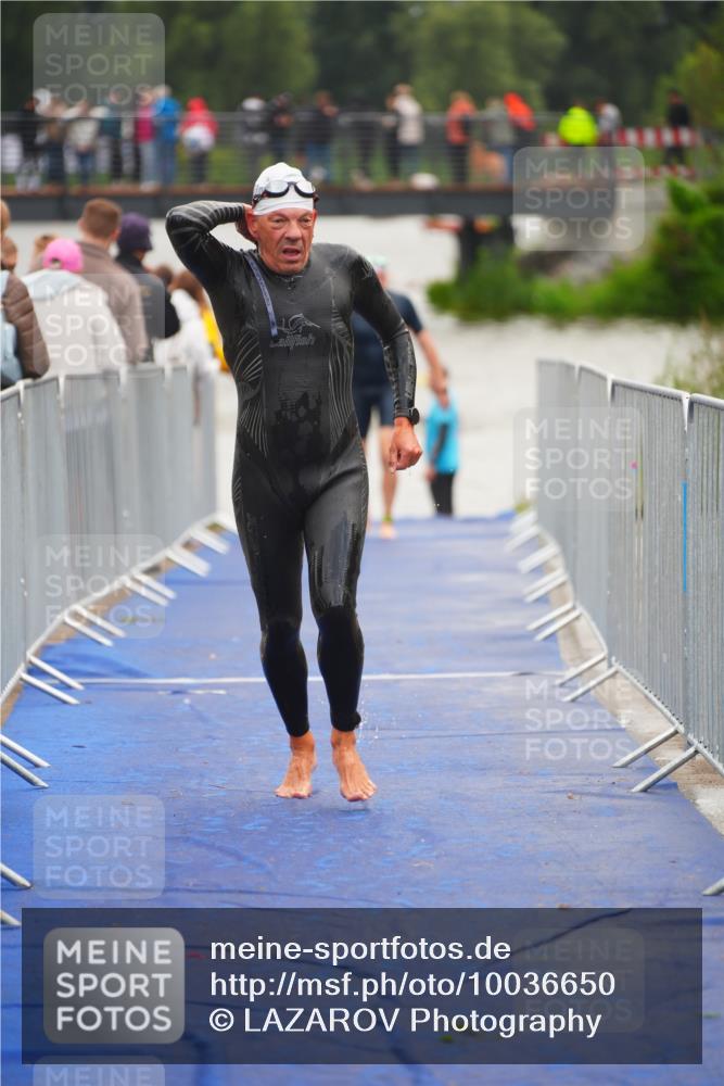 30.08.2026 - Elbe Triathlon Hamburg LAZAROV Photography http://msf.ph/oto/10036650 30.08.2026 09:09:58 Schwimmen 672, 750, 751, 774 meine-sportfotos.de
