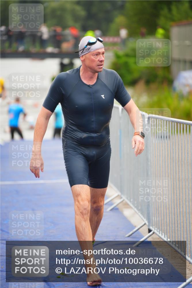 30.08.2026 - Elbe Triathlon Hamburg LAZAROV Photography http://msf.ph/oto/10036678 30.08.2026 09:10:08 Schwimmen 687, 750, 774 meine-sportfotos.de