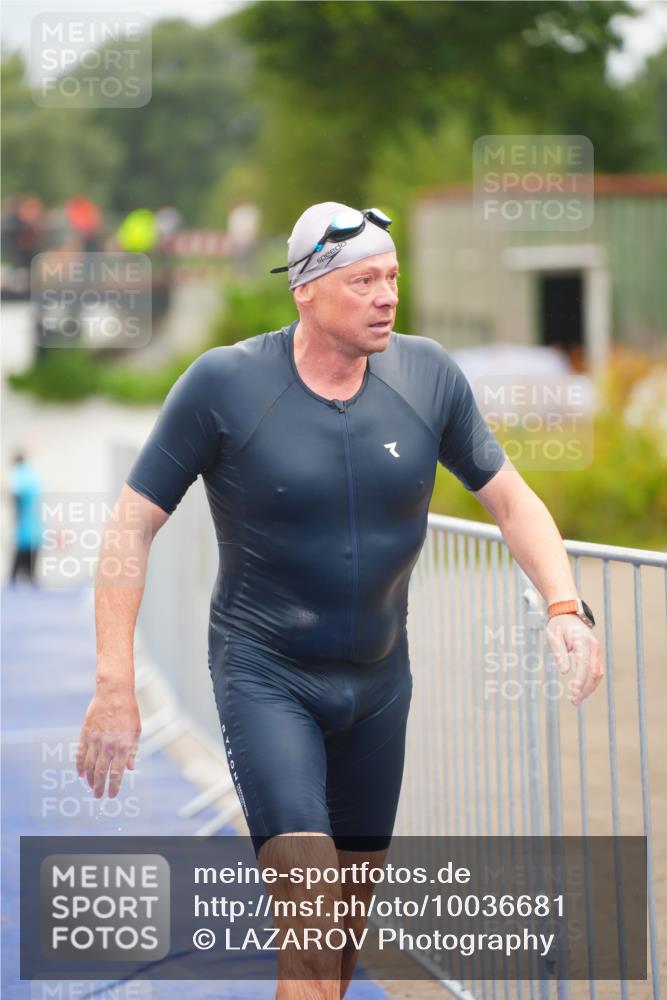 30.08.2026 - Elbe Triathlon Hamburg LAZAROV Photography http://msf.ph/oto/10036681 30.08.2026 09:10:09 Schwimmen 687, 750, 774 meine-sportfotos.de