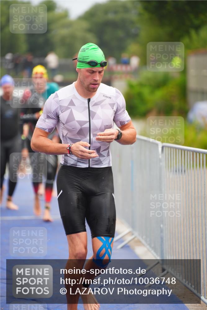 30.08.2026 - Elbe Triathlon Hamburg LAZAROV Photography http://msf.ph/oto/10036748 30.08.2026 09:10:41 Schwimmen 548, 563, 566, 591, 690, 699, 722, 752 meine-sportfotos.de