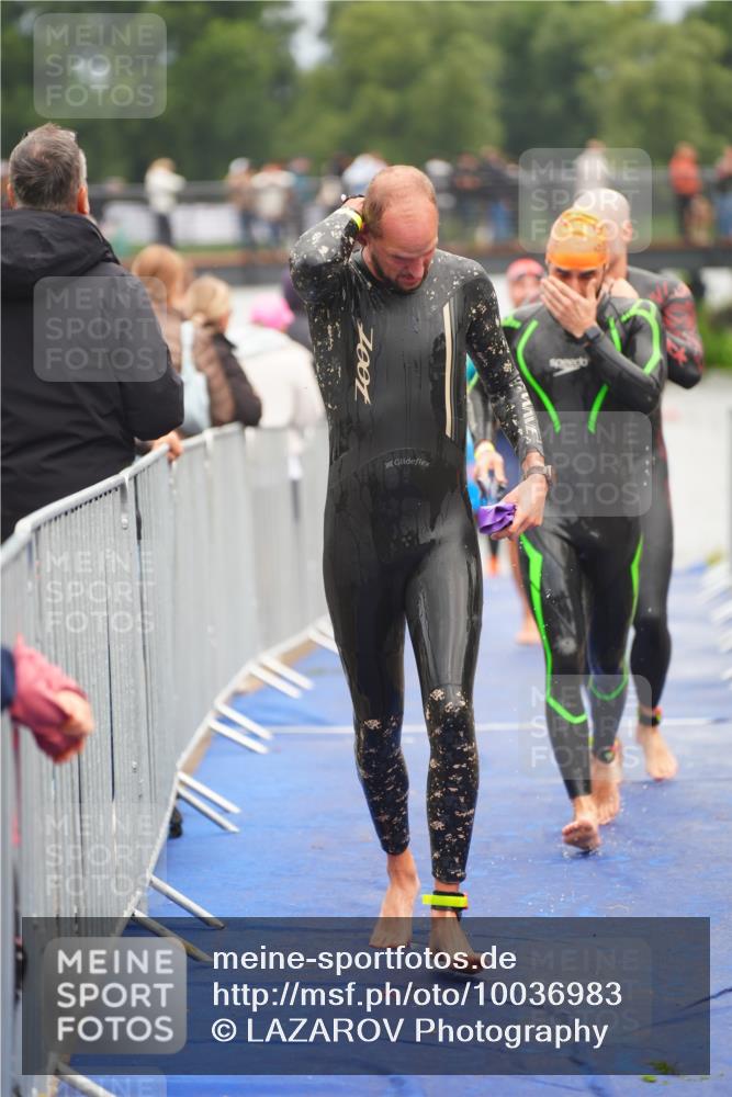 30.08.2026 - Elbe Triathlon Hamburg LAZAROV Photography http://msf.ph/oto/10036983 30.08.2026 09:11:08 Schwimmen 577, 651, 671, 700, 709, 714, 715, 747, 779 meine-sportfotos.de