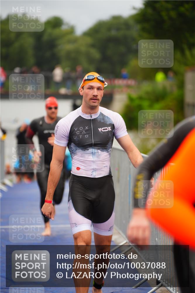 30.08.2026 - Elbe Triathlon Hamburg LAZAROV Photography http://msf.ph/oto/10037088 30.08.2026 09:11:52 Schwimmen 521, 546, 655, 710 meine-sportfotos.de