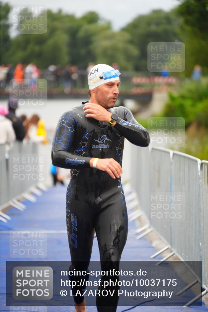 30.08.2026 - Elbe Triathlon Hamburg LAZAROV Photography http://msf.ph/oto/10037175 30.08.2026 09:12:18 Schwimmen 587, 602, 648, 650, 658, 664, 666, 716, 735 meine-sportfotos.de