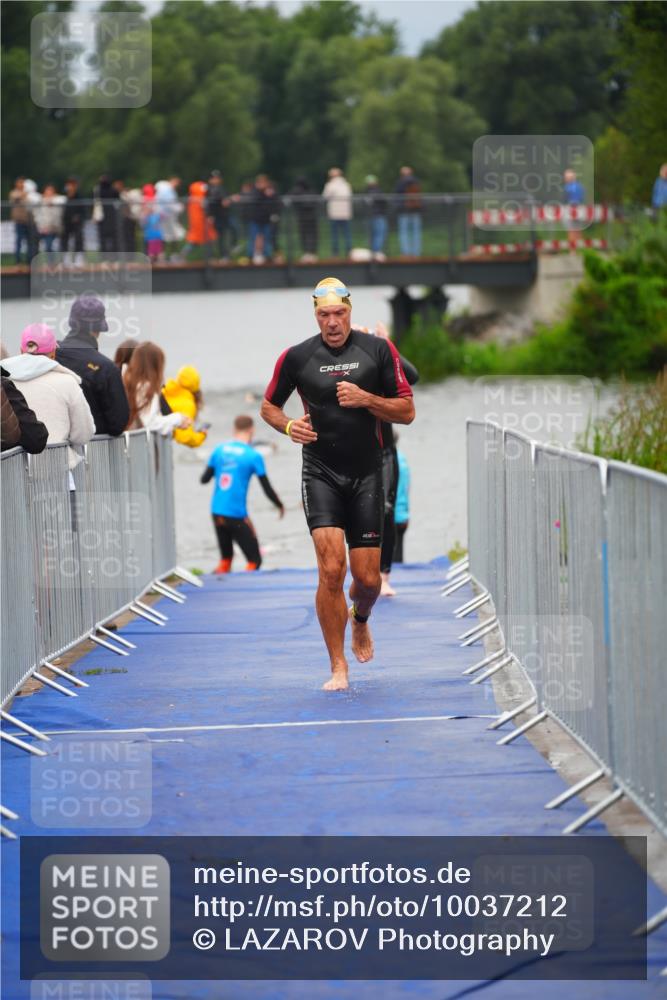 30.08.2026 - Elbe Triathlon Hamburg LAZAROV Photography http://msf.ph/oto/10037212 30.08.2026 09:12:27 Schwimmen 650, 716, 735, 763 meine-sportfotos.de