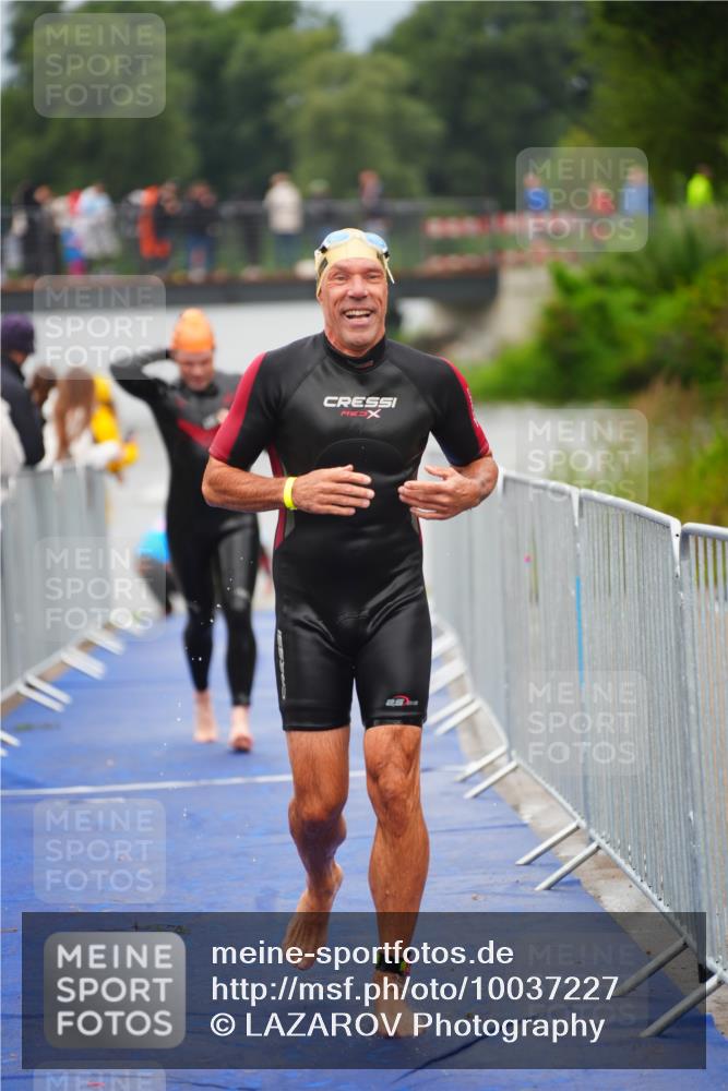 30.08.2026 - Elbe Triathlon Hamburg LAZAROV Photography http://msf.ph/oto/10037227 30.08.2026 09:12:31 Schwimmen 696, 716, 735, 763 meine-sportfotos.de