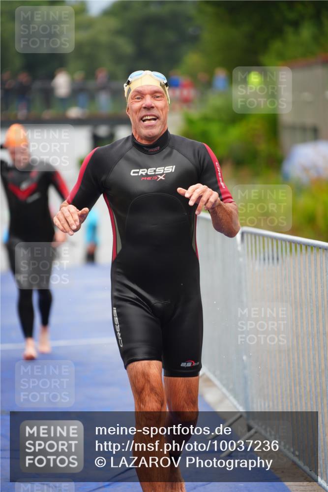 30.08.2026 - Elbe Triathlon Hamburg LAZAROV Photography http://msf.ph/oto/10037236 30.08.2026 09:12:32 Schwimmen 696, 735, 763 meine-sportfotos.de