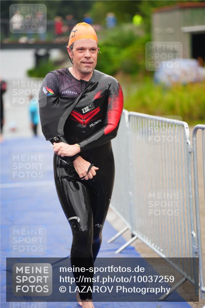 30.08.2026 - Elbe Triathlon Hamburg LAZAROV Photography http://msf.ph/oto/10037259 30.08.2026 09:12:35 Schwimmen 696, 735, 763 meine-sportfotos.de