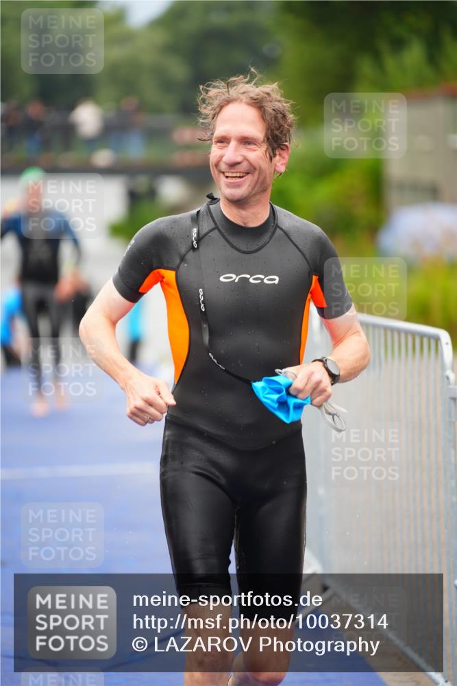 30.08.2026 - Elbe Triathlon Hamburg LAZAROV Photography http://msf.ph/oto/10037314 30.08.2026 09:13:04 Schwimmen 736, 754, 783 meine-sportfotos.de