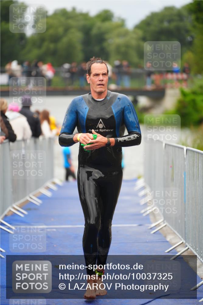 30.08.2026 - Elbe Triathlon Hamburg LAZAROV Photography http://msf.ph/oto/10037325 30.08.2026 09:13:09 Schwimmen 680, 736, 754 meine-sportfotos.de
