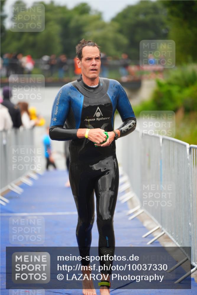 30.08.2026 - Elbe Triathlon Hamburg LAZAROV Photography http://msf.ph/oto/10037330 30.08.2026 09:13:09 Schwimmen 680, 736, 754 meine-sportfotos.de