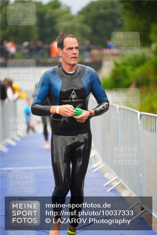 30.08.2026 - Elbe Triathlon Hamburg LAZAROV Photography http://msf.ph/oto/10037333 30.08.2026 09:13:09 Schwimmen 680, 736, 754 meine-sportfotos.de