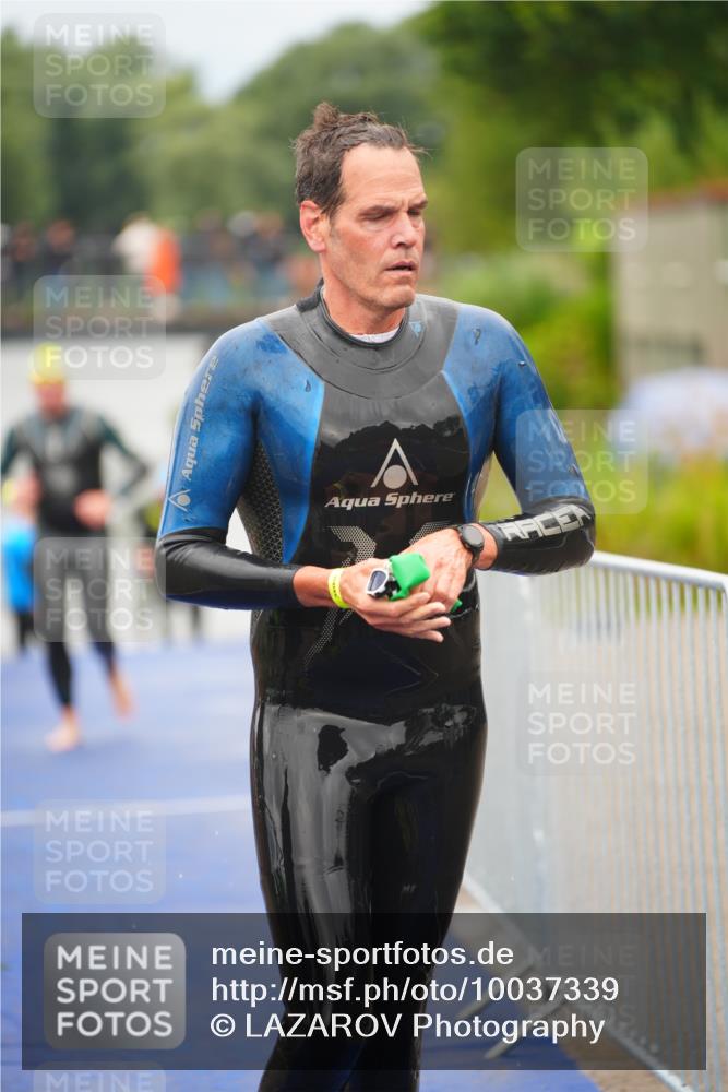 30.08.2026 - Elbe Triathlon Hamburg LAZAROV Photography http://msf.ph/oto/10037339 30.08.2026 09:13:10 Schwimmen 680, 736, 754 meine-sportfotos.de