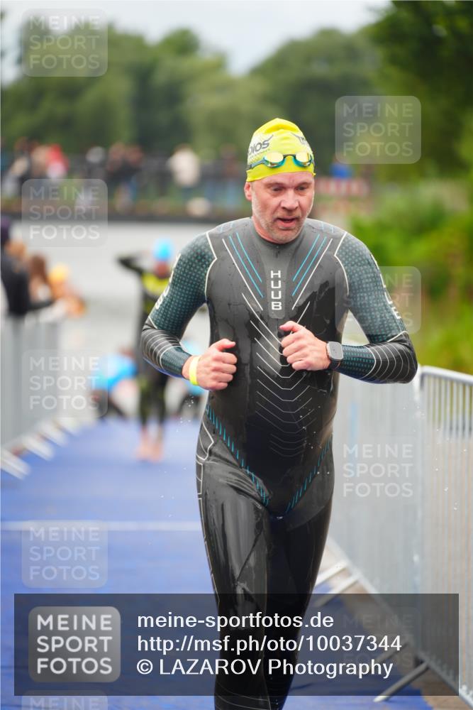 30.08.2026 - Elbe Triathlon Hamburg LAZAROV Photography http://msf.ph/oto/10037344 30.08.2026 09:13:15 Schwimmen 673, 680, 736, 754 meine-sportfotos.de