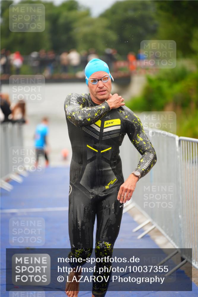 30.08.2026 - Elbe Triathlon Hamburg LAZAROV Photography http://msf.ph/oto/10037355 30.08.2026 09:13:19 Schwimmen 673, 680, 754 meine-sportfotos.de