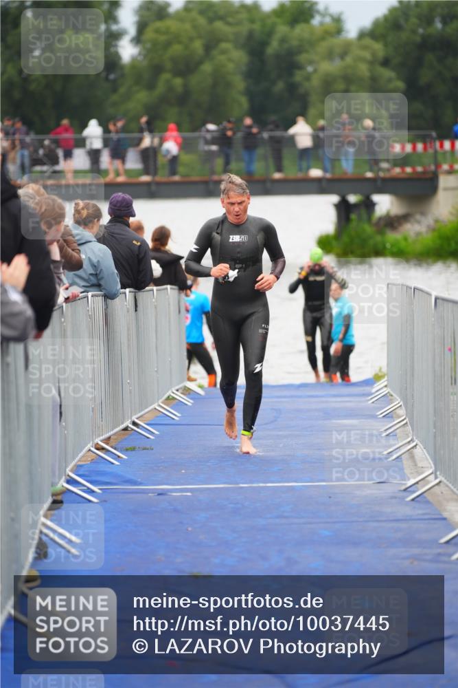 30.08.2026 - Elbe Triathlon Hamburg LAZAROV Photography http://msf.ph/oto/10037445 30.08.2026 09:14:23 Schwimmen 726 meine-sportfotos.de