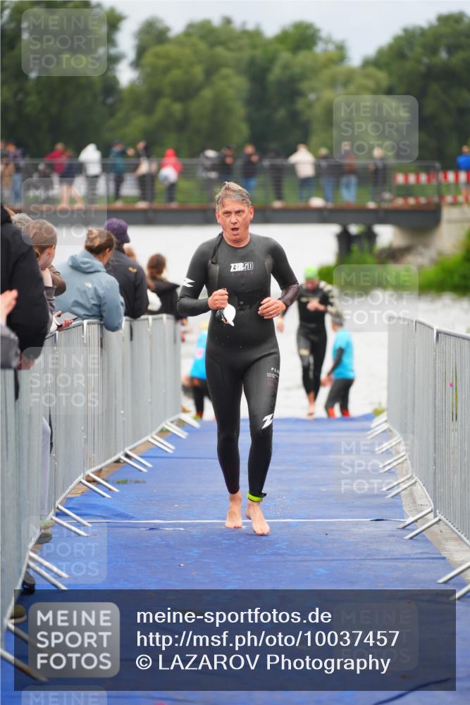 30.08.2026 - Elbe Triathlon Hamburg LAZAROV Photography http://msf.ph/oto/10037457 30.08.2026 09:14:24 Schwimmen 726 meine-sportfotos.de