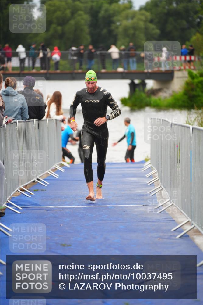 30.08.2026 - Elbe Triathlon Hamburg LAZAROV Photography http://msf.ph/oto/10037495 30.08.2026 09:14:31 Schwimmen 598, 726 meine-sportfotos.de