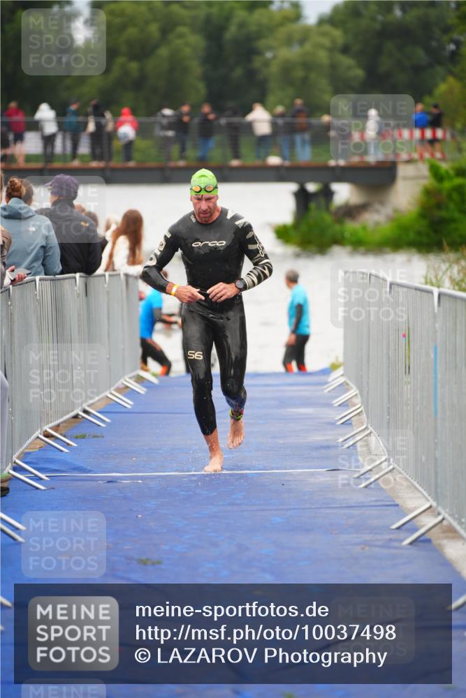 30.08.2026 - Elbe Triathlon Hamburg LAZAROV Photography http://msf.ph/oto/10037498 30.08.2026 09:14:31 Schwimmen 598, 726 meine-sportfotos.de