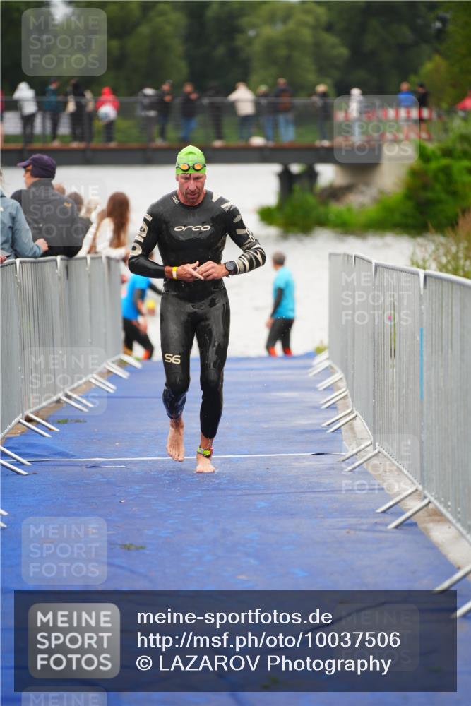 30.08.2026 - Elbe Triathlon Hamburg LAZAROV Photography http://msf.ph/oto/10037506 30.08.2026 09:14:31 Schwimmen 598, 726 meine-sportfotos.de