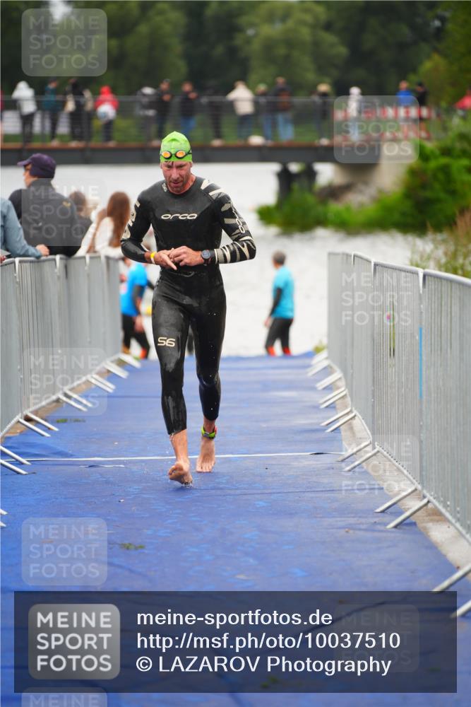 30.08.2026 - Elbe Triathlon Hamburg LAZAROV Photography http://msf.ph/oto/10037510 30.08.2026 09:14:32 Schwimmen 598, 726 meine-sportfotos.de