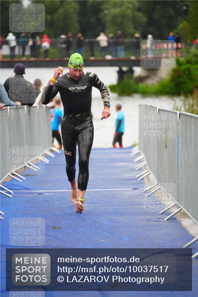 30.08.2026 - Elbe Triathlon Hamburg LAZAROV Photography http://msf.ph/oto/10037517 30.08.2026 09:14:32 Schwimmen 598, 726 meine-sportfotos.de