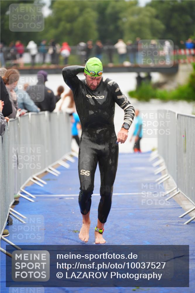 30.08.2026 - Elbe Triathlon Hamburg LAZAROV Photography http://msf.ph/oto/10037527 30.08.2026 09:14:33 Schwimmen 598, 726 meine-sportfotos.de