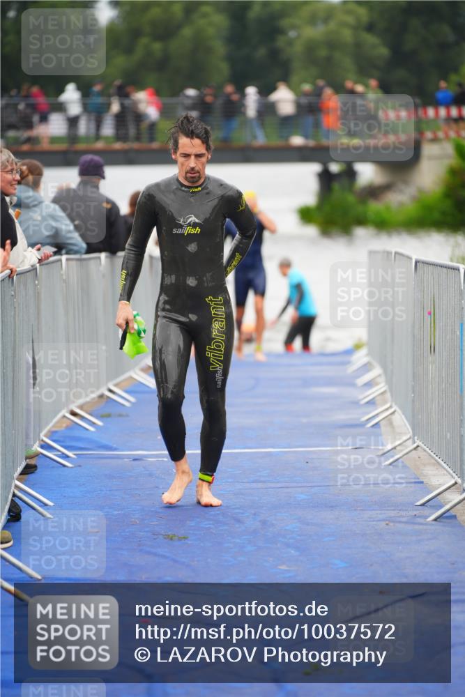 30.08.2026 - Elbe Triathlon Hamburg LAZAROV Photography http://msf.ph/oto/10037572 30.08.2026 09:14:47 Schwimmen 598, 694 meine-sportfotos.de
