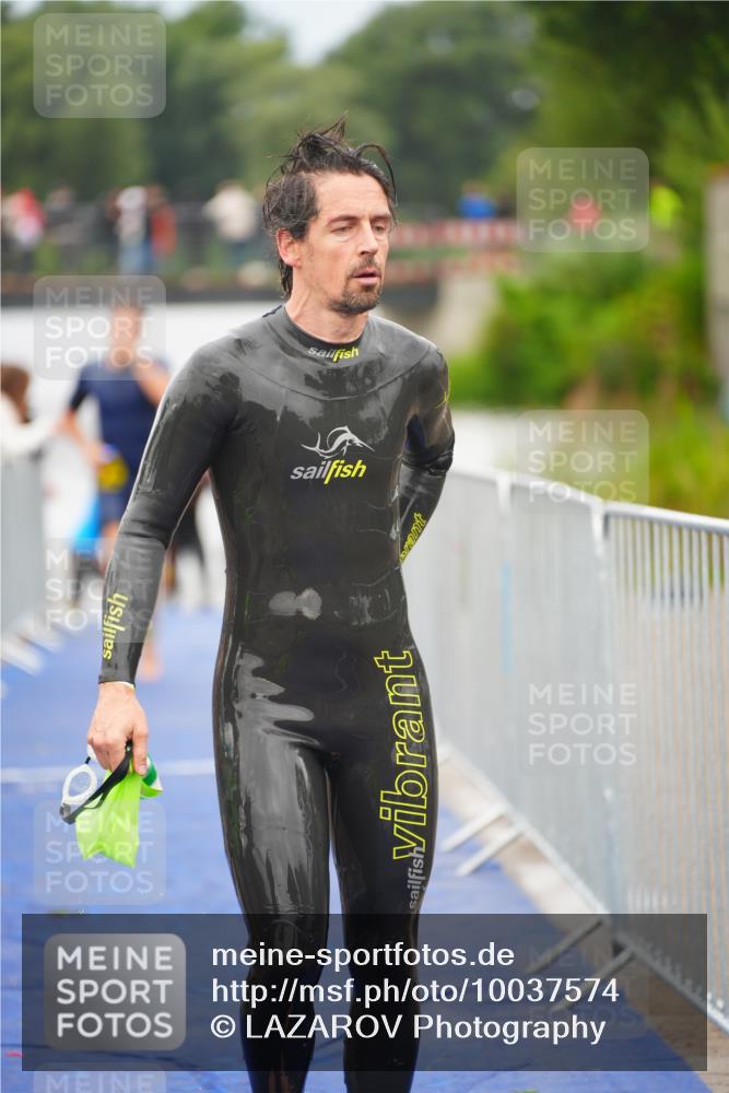 30.08.2026 - Elbe Triathlon Hamburg LAZAROV Photography http://msf.ph/oto/10037574 30.08.2026 09:14:50 Schwimmen 659, 694 meine-sportfotos.de