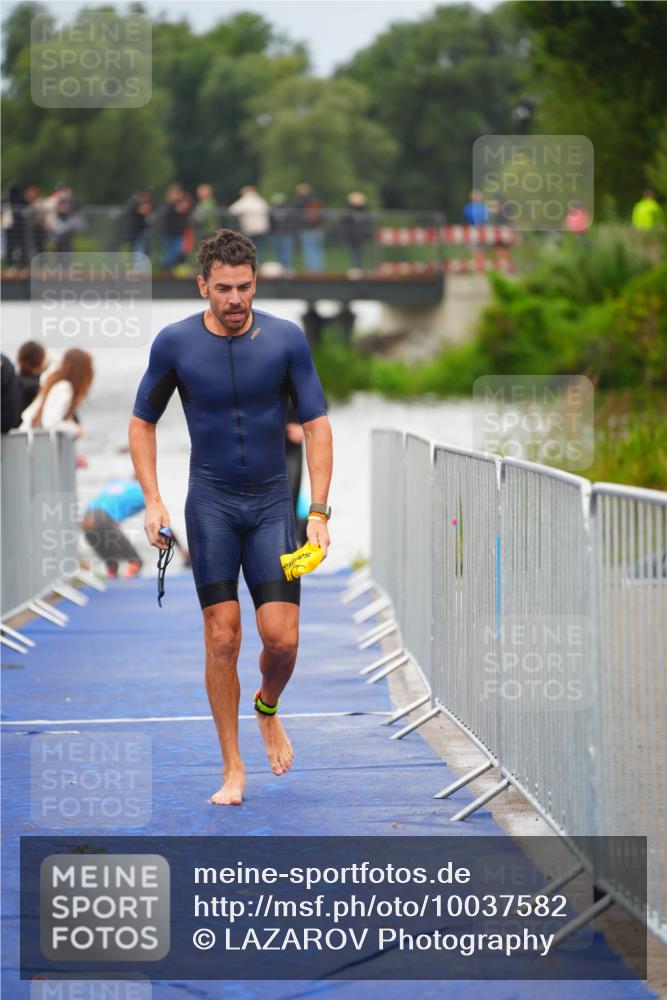 30.08.2026 - Elbe Triathlon Hamburg LAZAROV Photography http://msf.ph/oto/10037582 30.08.2026 09:14:54 Schwimmen 659, 694 meine-sportfotos.de