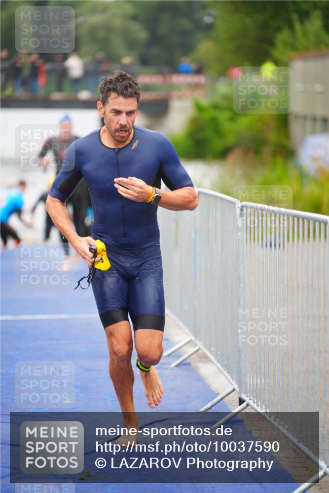 30.08.2026 - Elbe Triathlon Hamburg LAZAROV Photography http://msf.ph/oto/10037590 30.08.2026 09:14:56 Schwimmen 659, 694, 734 meine-sportfotos.de