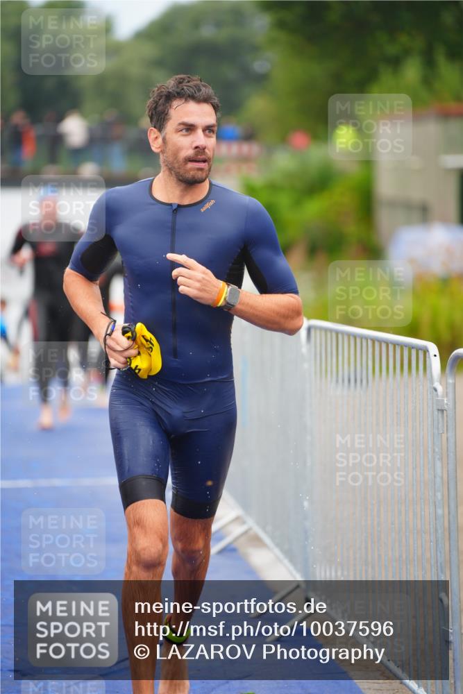 30.08.2026 - Elbe Triathlon Hamburg LAZAROV Photography http://msf.ph/oto/10037596 30.08.2026 09:14:56 Schwimmen 659, 694, 734 meine-sportfotos.de