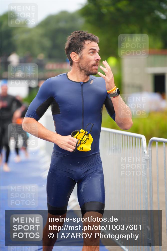 30.08.2026 - Elbe Triathlon Hamburg LAZAROV Photography http://msf.ph/oto/10037601 30.08.2026 09:14:57 Schwimmen 659, 662, 694, 734 meine-sportfotos.de
