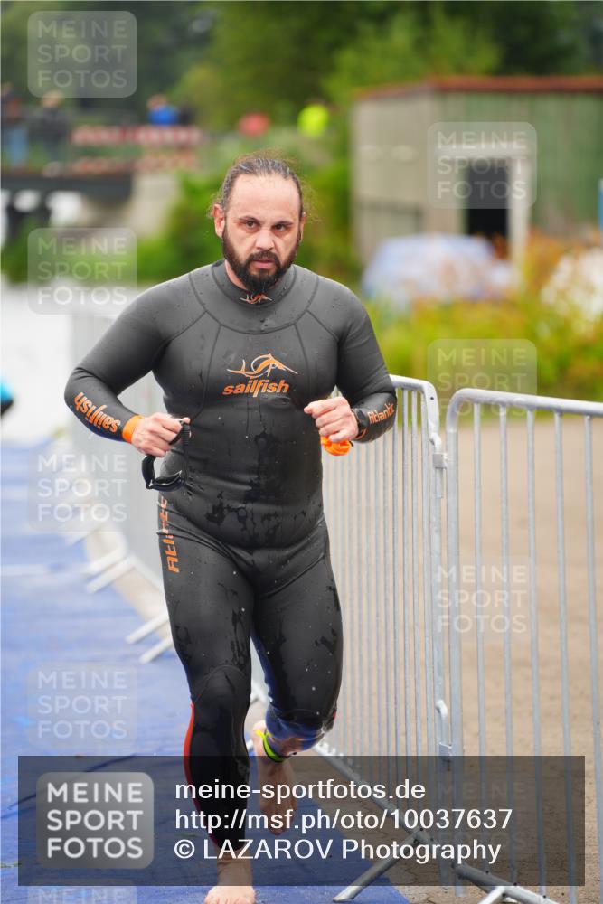 30.08.2026 - Elbe Triathlon Hamburg LAZAROV Photography http://msf.ph/oto/10037637 30.08.2026 09:15:03 Schwimmen 659, 662, 734 meine-sportfotos.de