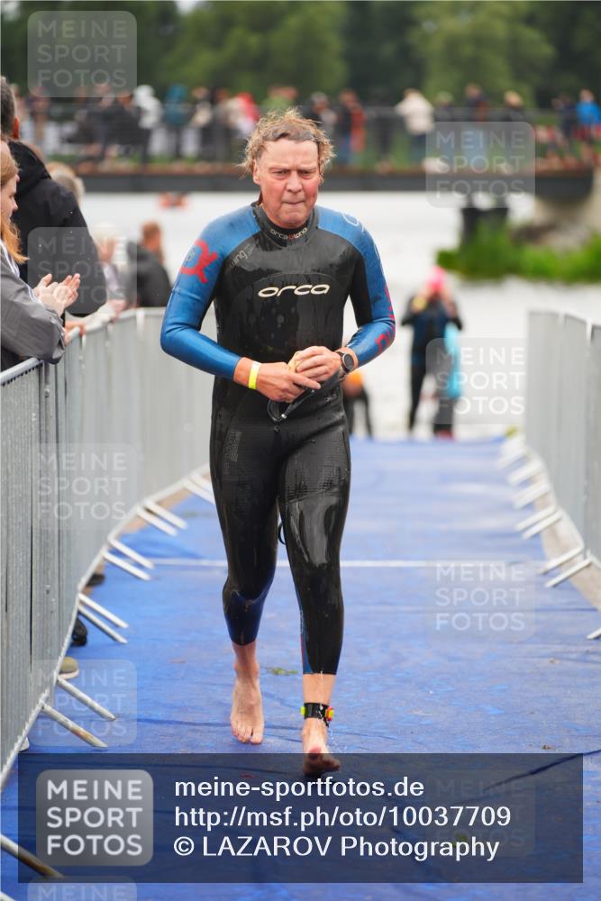 30.08.2026 - Elbe Triathlon Hamburg LAZAROV Photography http://msf.ph/oto/10037709 30.08.2026 09:15:21 Schwimmen 669, 720, 785, 786 meine-sportfotos.de